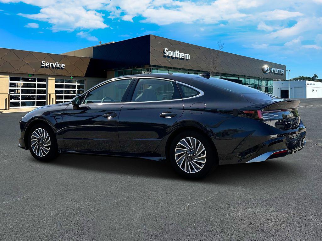 2024 Hyundai Sonata Hybrid Limited photo 3