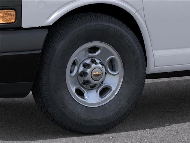 2025 Chevrolet Express Cargo 2500 photo 9