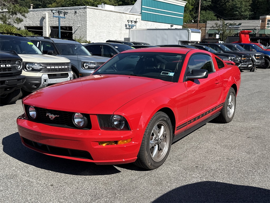 2005 Ford Mustang V6 Premium photo 3