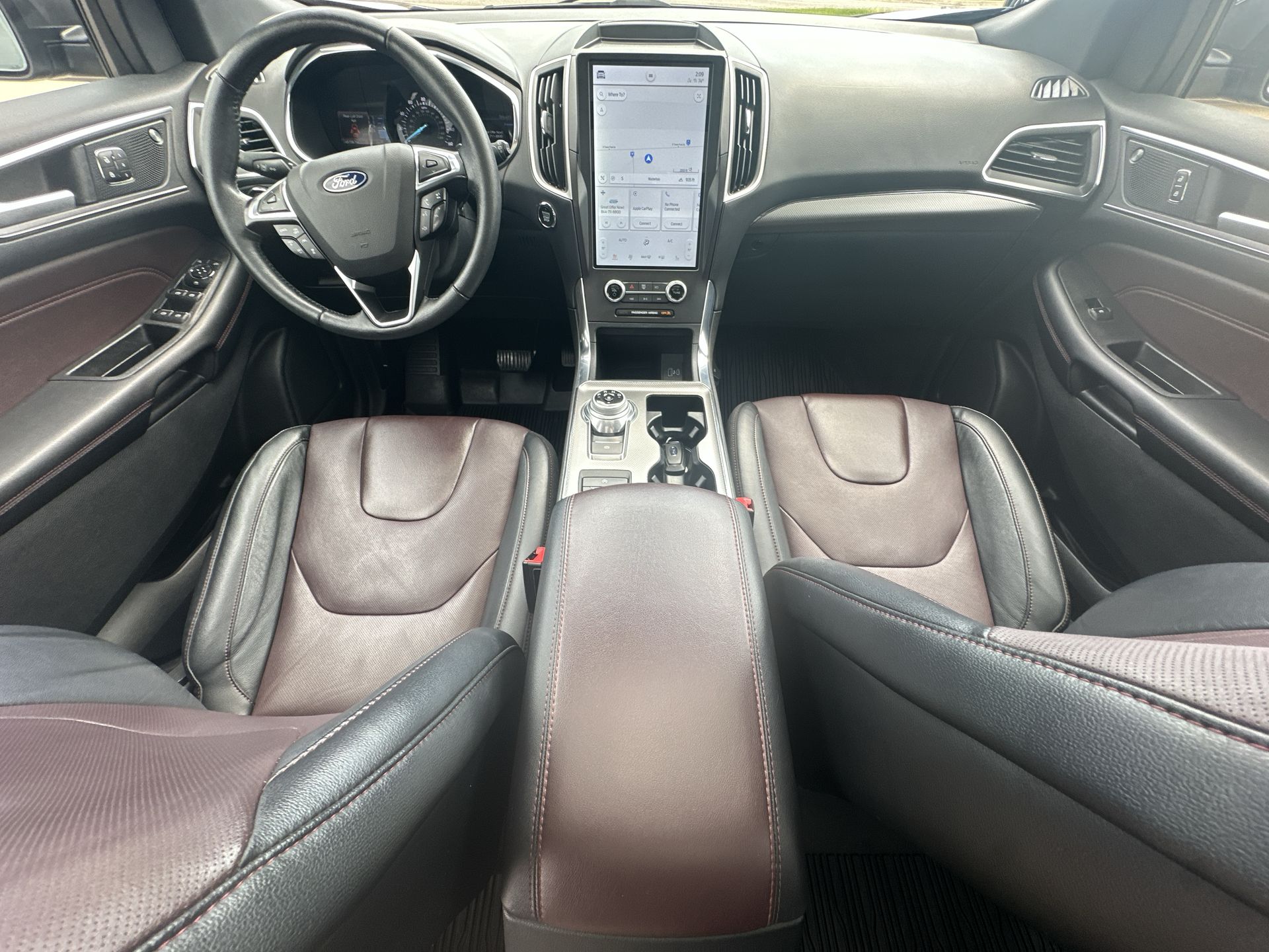 2021 Ford Edge Titanium photo 19