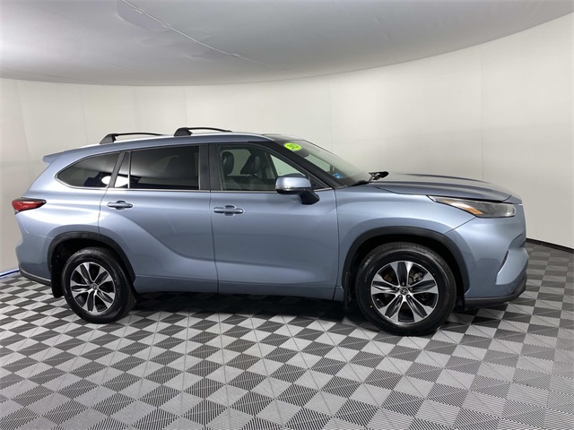 2023 Toyota Highlander XLE photo 9