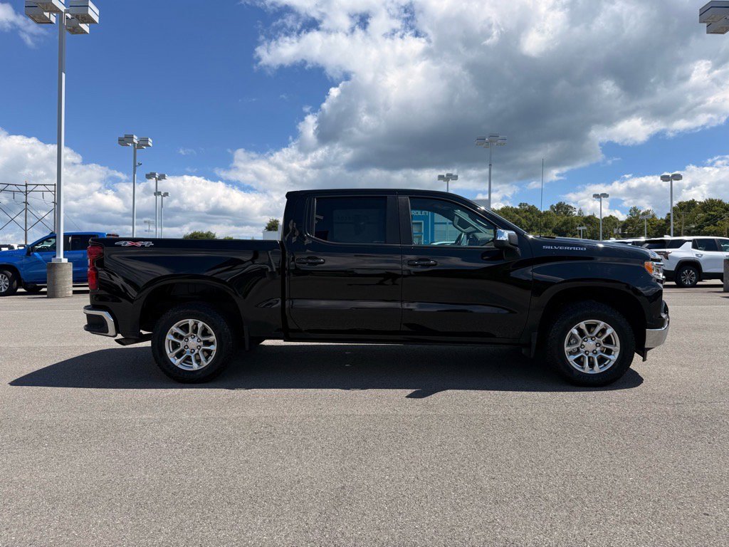 2023 Chevrolet Silverado 1500 LT photo 5