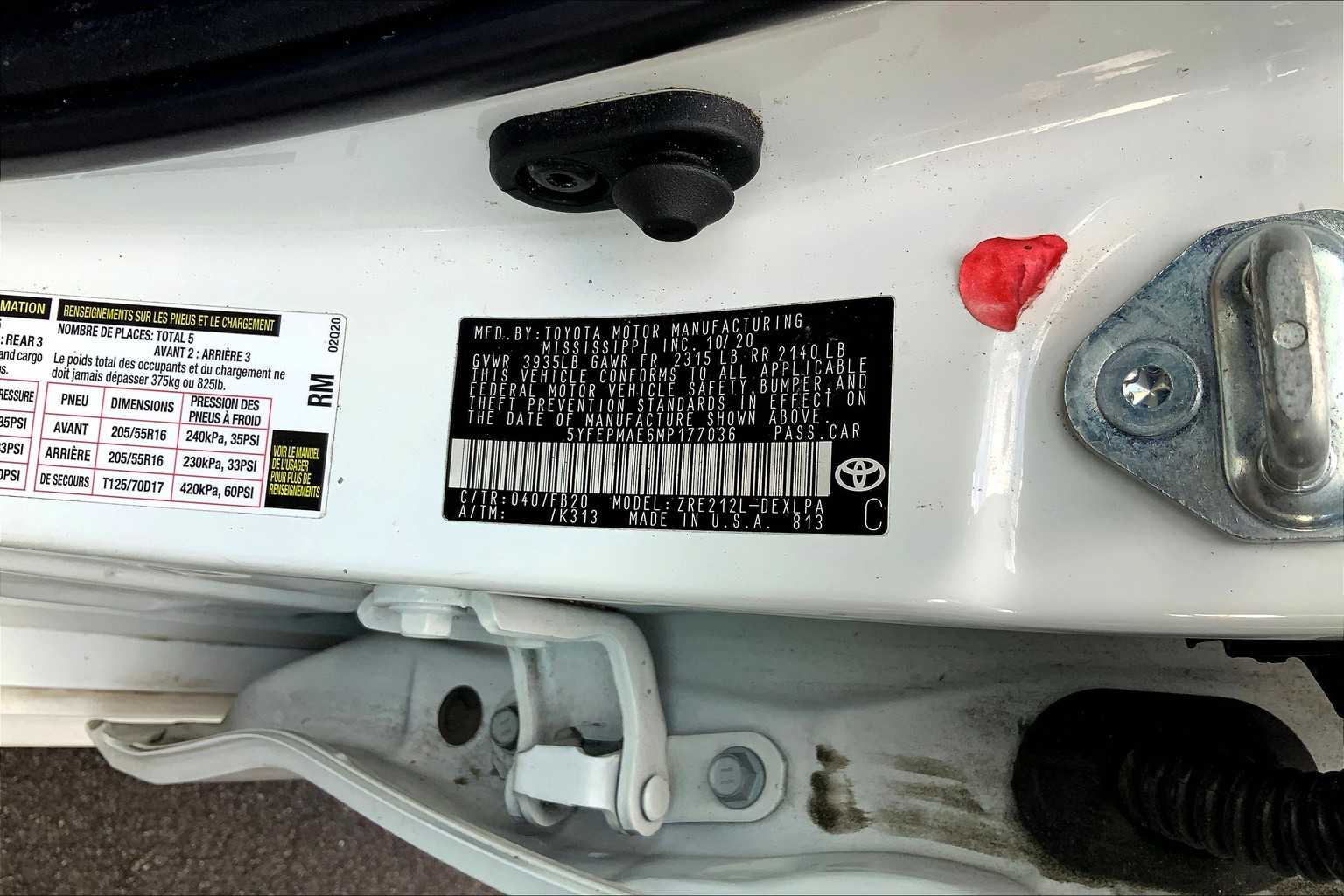 2021 Toyota Corolla LE photo 29