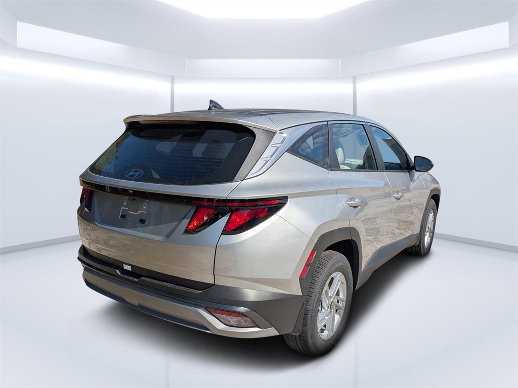 2026 Hyundai Tucson SE photo 2