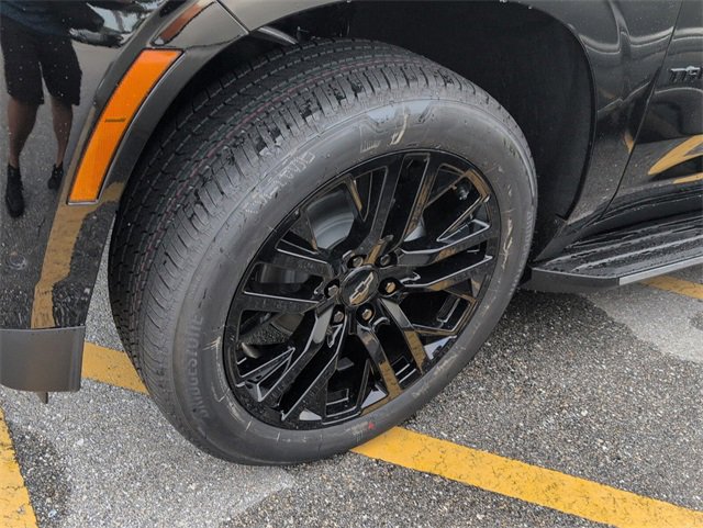 2025 Chevrolet Tahoe Premier photo 2