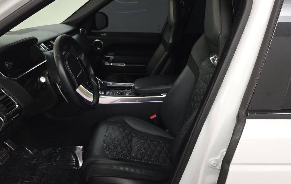 2022 Land Rover Range Rover Sport SVR photo 3