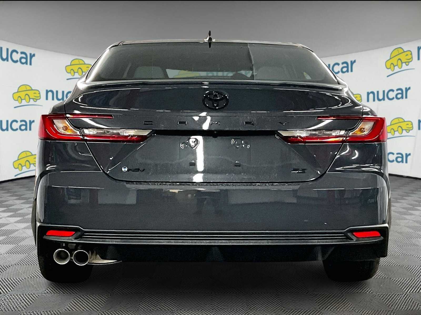 2025 Toyota Camry SE photo 5