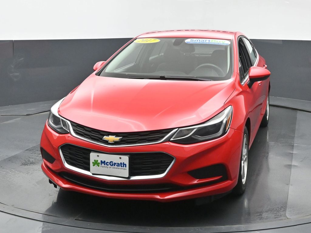 2017 Chevrolet Cruze LT photo 3