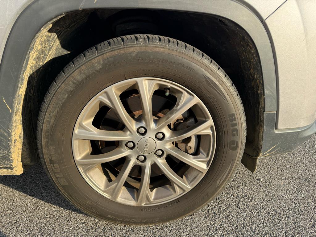 2019 Jeep Cherokee Latitude photo 4