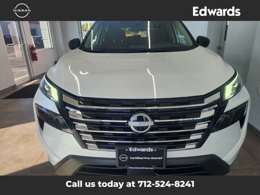 2025 Nissan Rogue S AWD photo 3