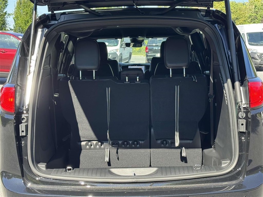 2026 Chrysler Voyager LX photo 28