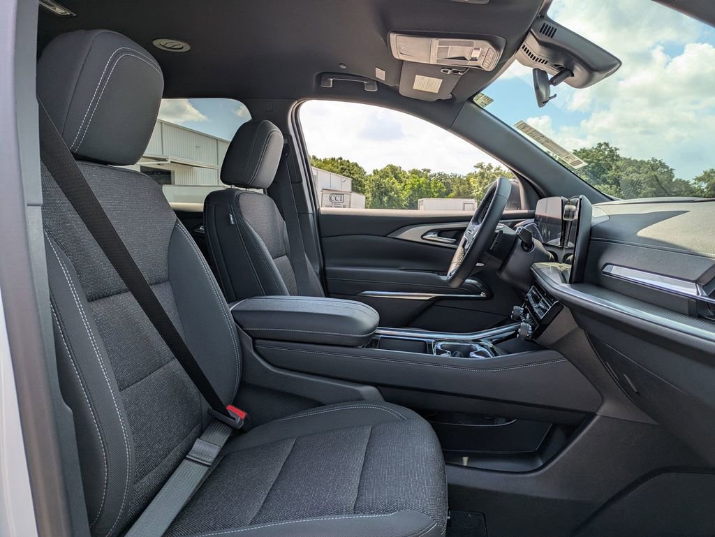 2025 Chevrolet Traverse photo 27