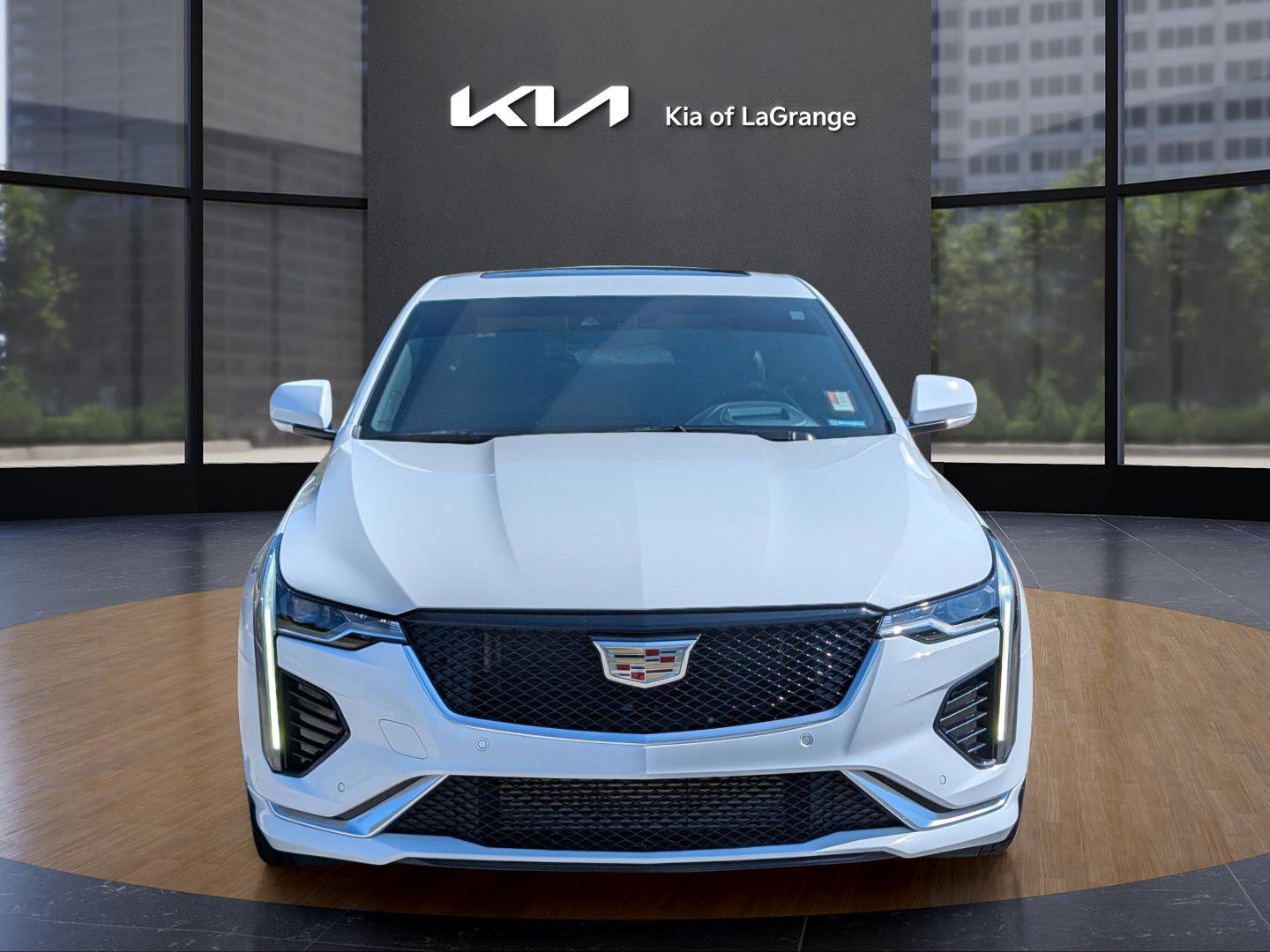 2022 Cadillac CT4 Sport photo 2