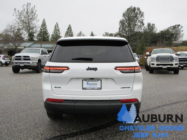 2025 Jeep Grand Cherokee Limited photo 3