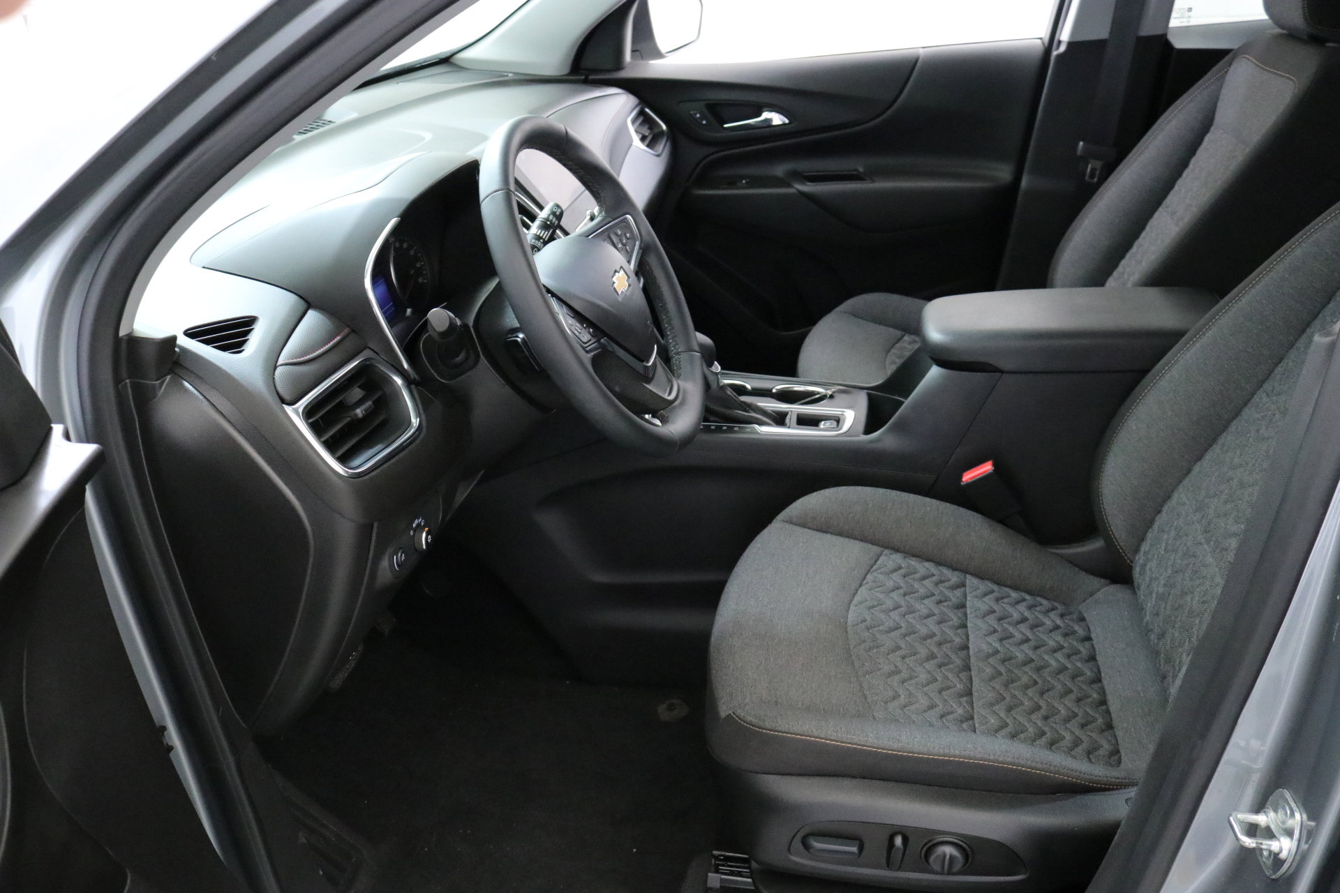 2024 Chevrolet Equinox LT photo 23