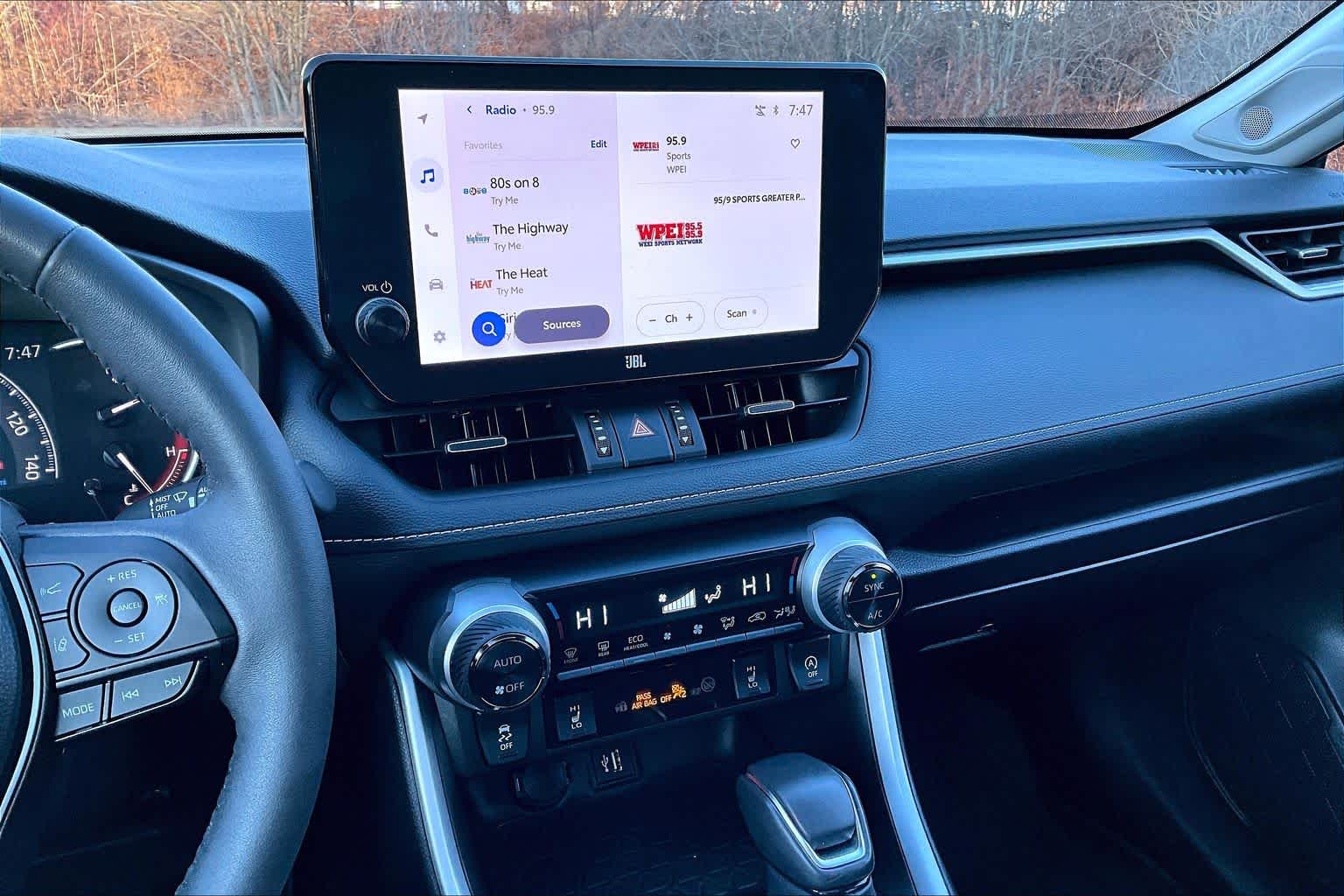 2024 Toyota RAV4 XLE Premium photo 3