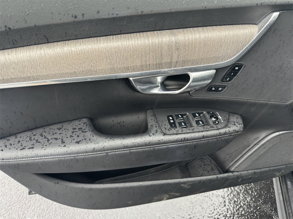 2023 Volvo V90 Cross Country B6 AWD Plus photo 13