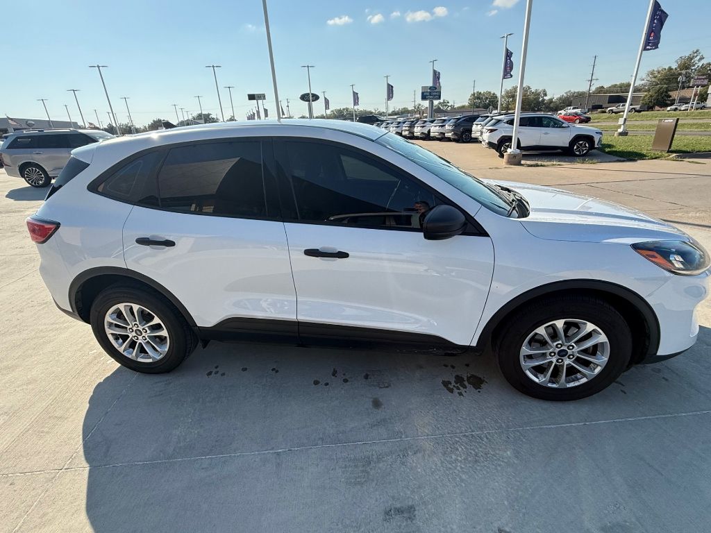 2022 Ford Escape S photo 4