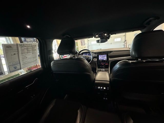 2022 Jeep Grand Cherokee Altitude photo 21