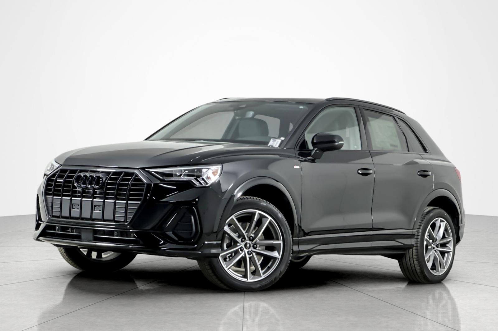 2025 Audi Q3 S Line Premium Plus's photo