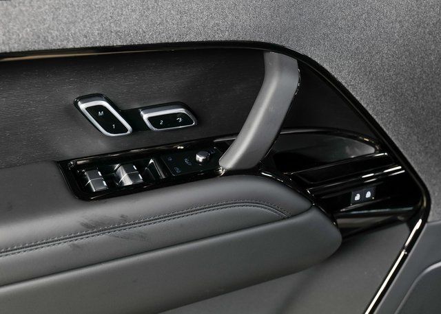 2025 Land Rover Range Rover Sport SE photo 19