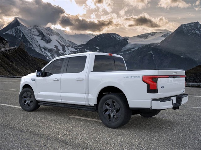 2025 Ford F-150 Lightning Lariat photo 3