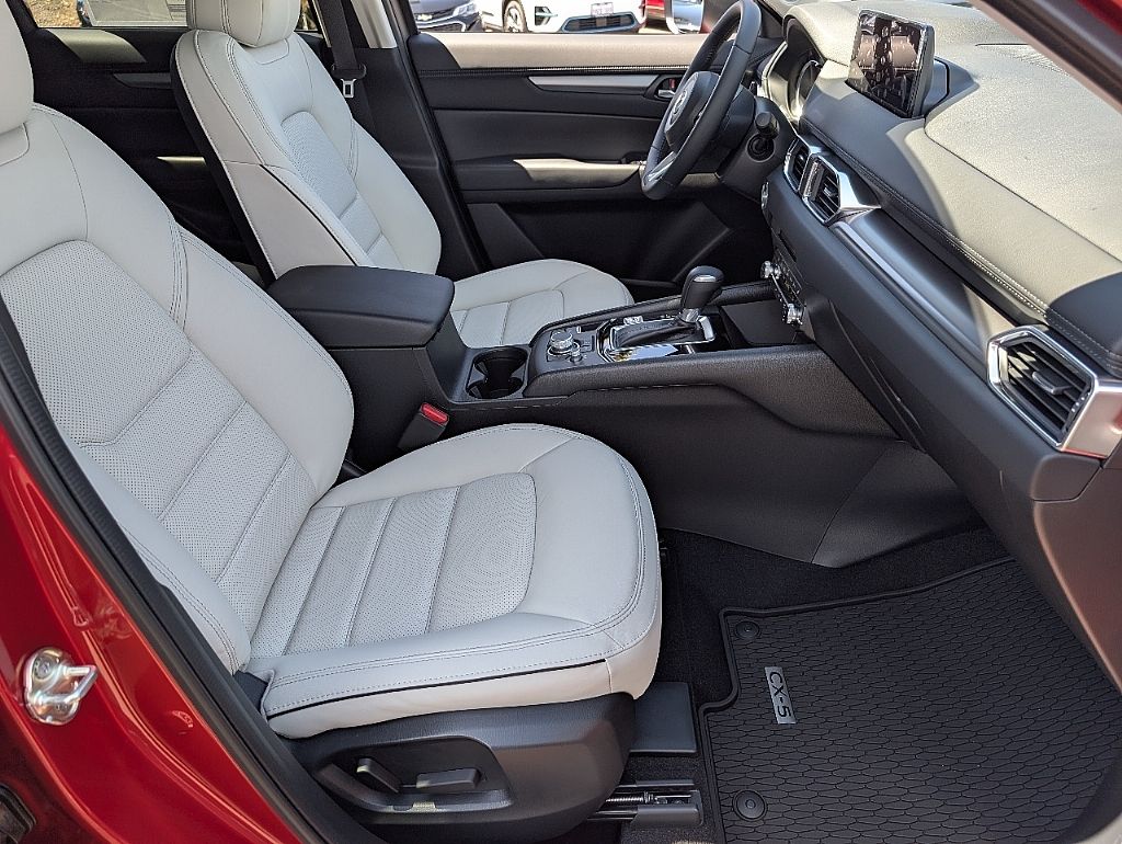 2025 Mazda CX-5 2.5 S Preferred photo 13