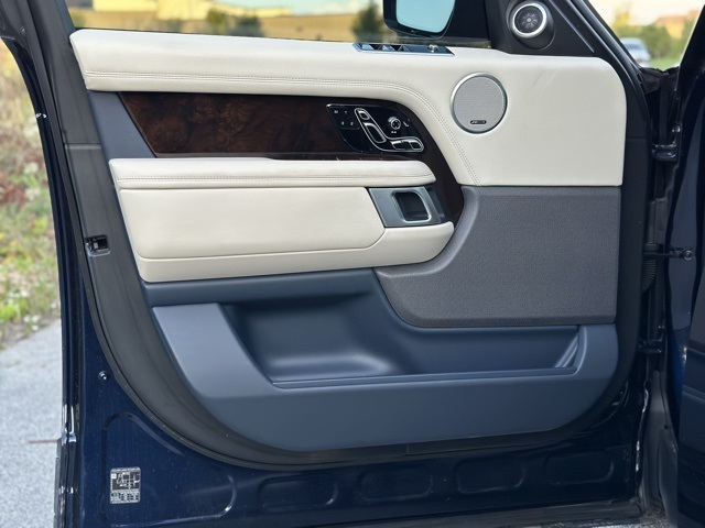 2021 Land Rover Range Rover P525 HSE HSE Westminster Edition photo 11