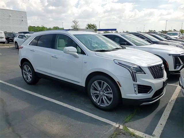 Used 2025 Crystal White Tricoat Cadillac Premium Luxury image 1