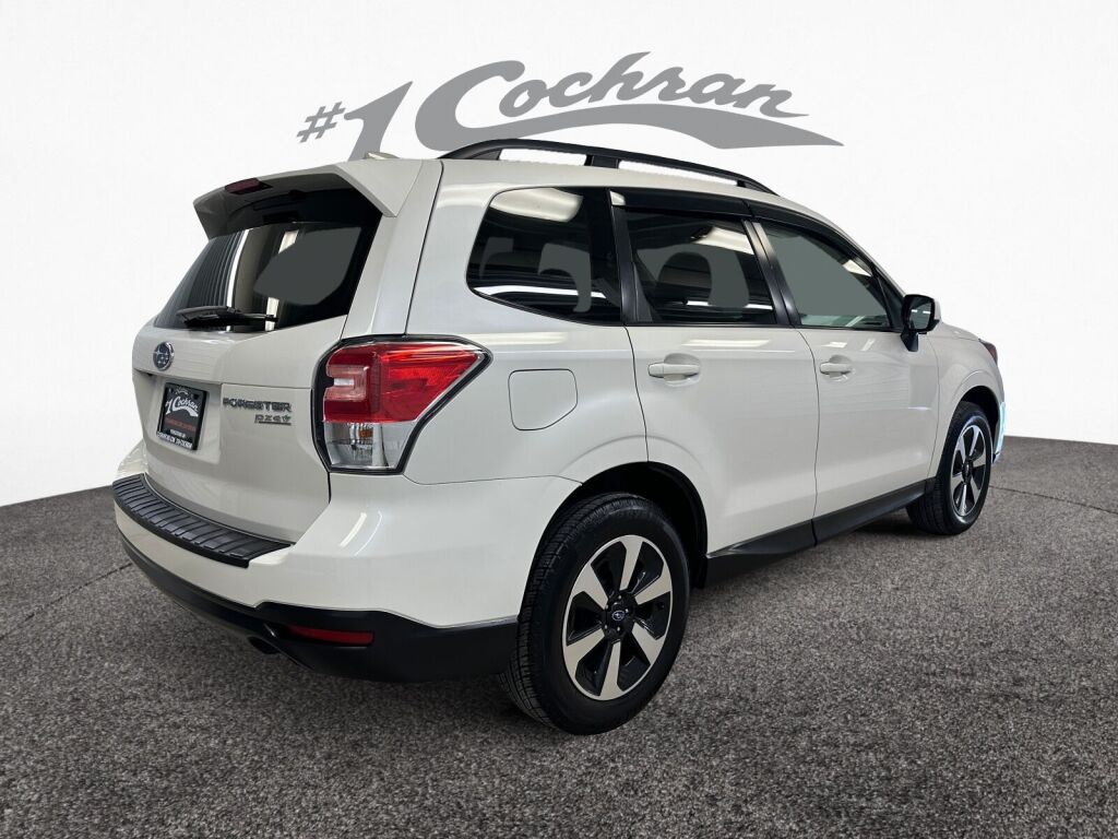 2017 Subaru Forester Premium photo 24