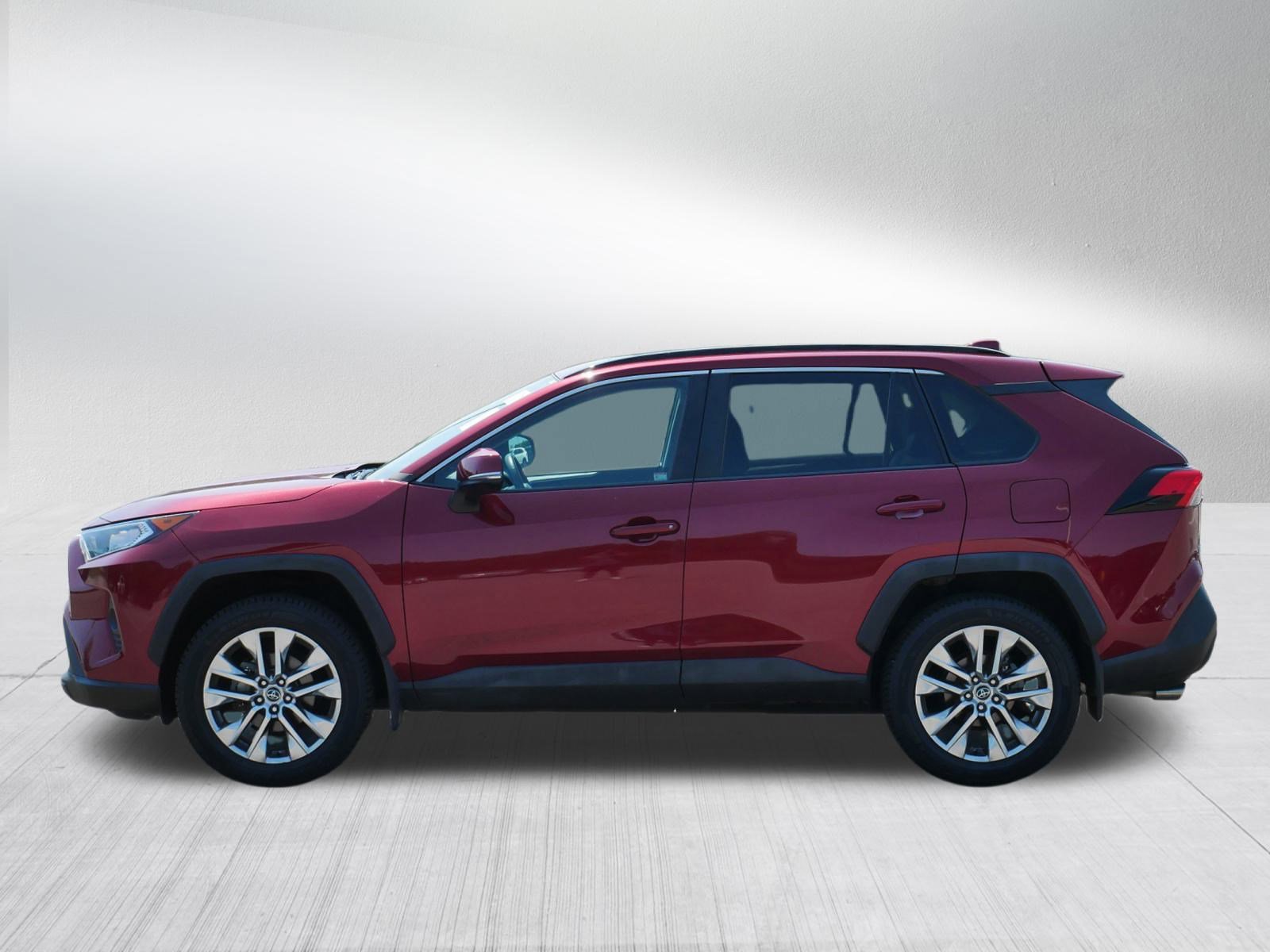 2021 Toyota RAV4 XLE Premium photo 4