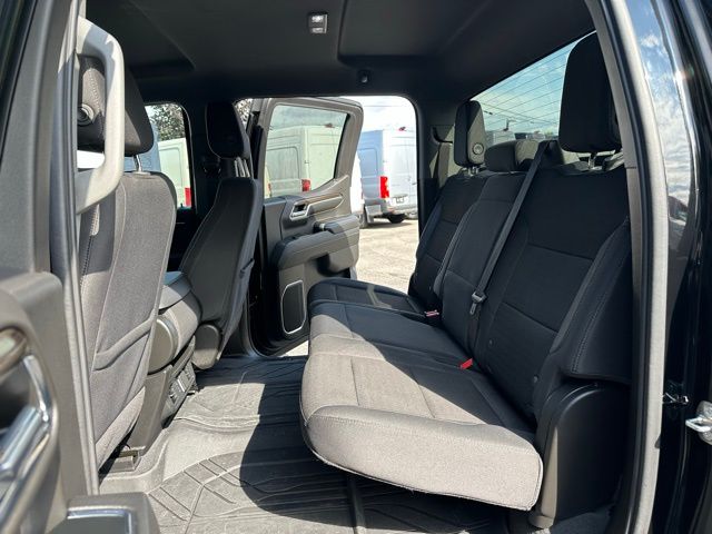 2024 Chevrolet Silverado 1500 RST photo 18