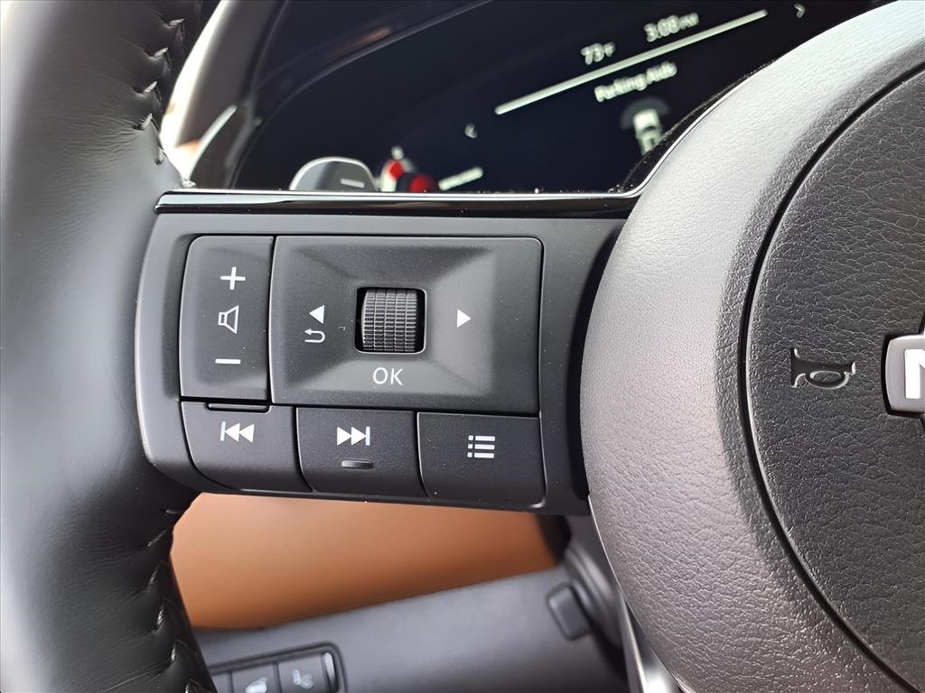 2025 Nissan Pathfinder Platinum photo 23