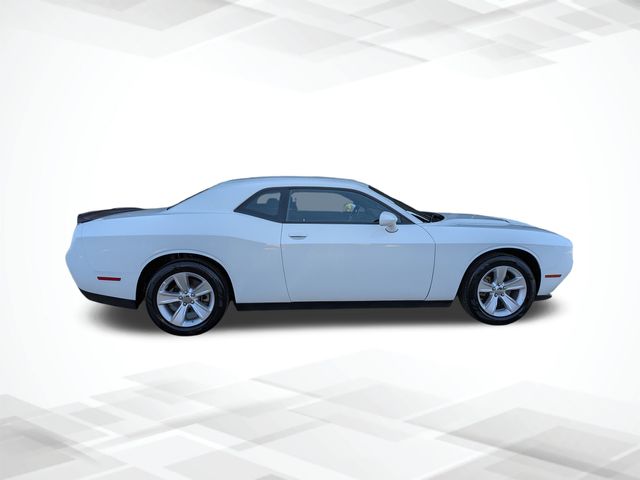 2023 Dodge Challenger SXT photo 3