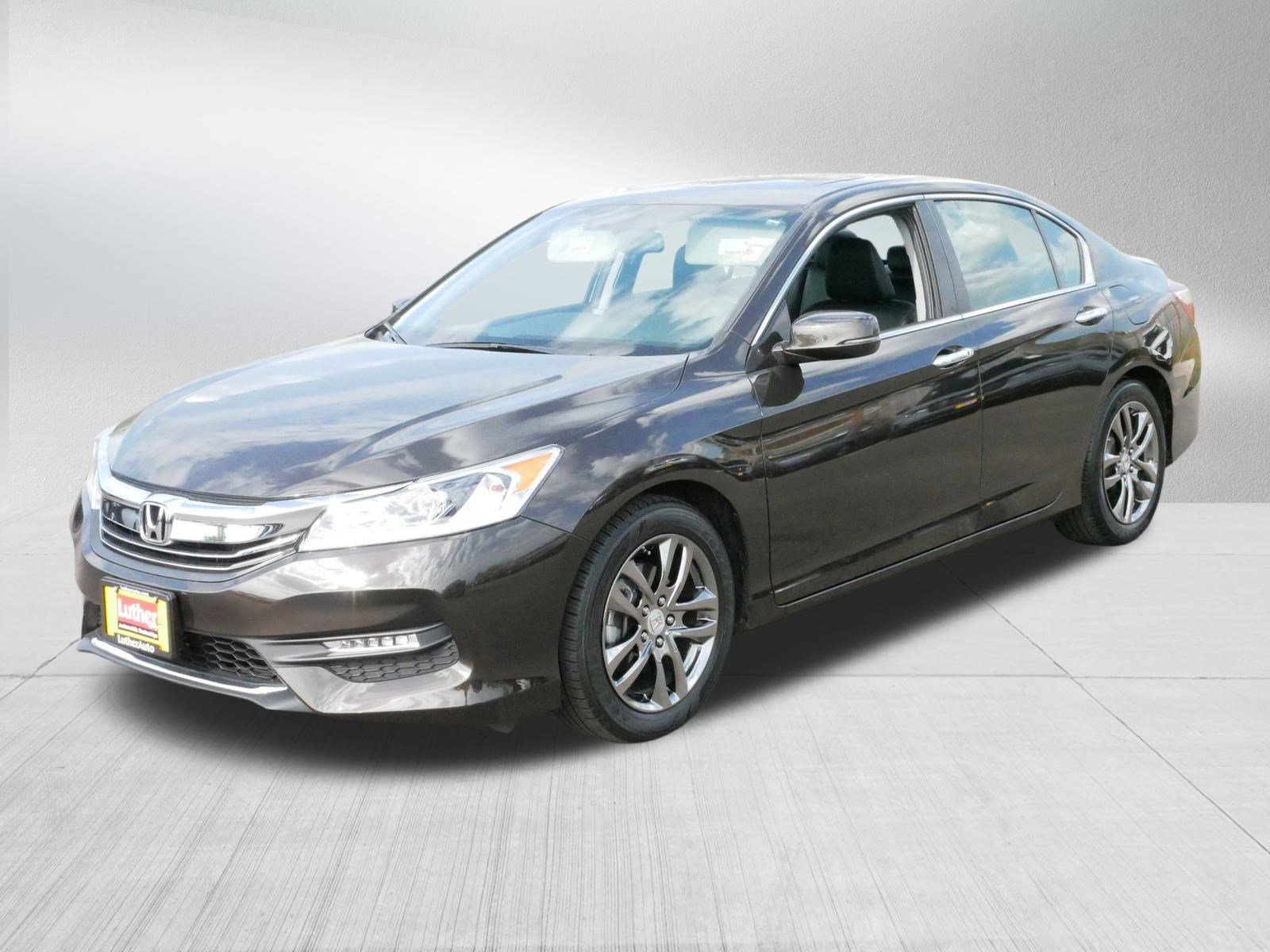 2017 Honda Accord EX photo 3