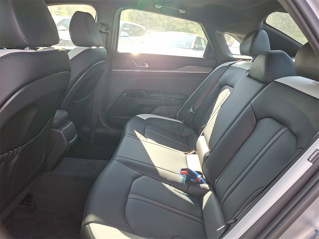 2025 Kia K5 GT-Line photo 10