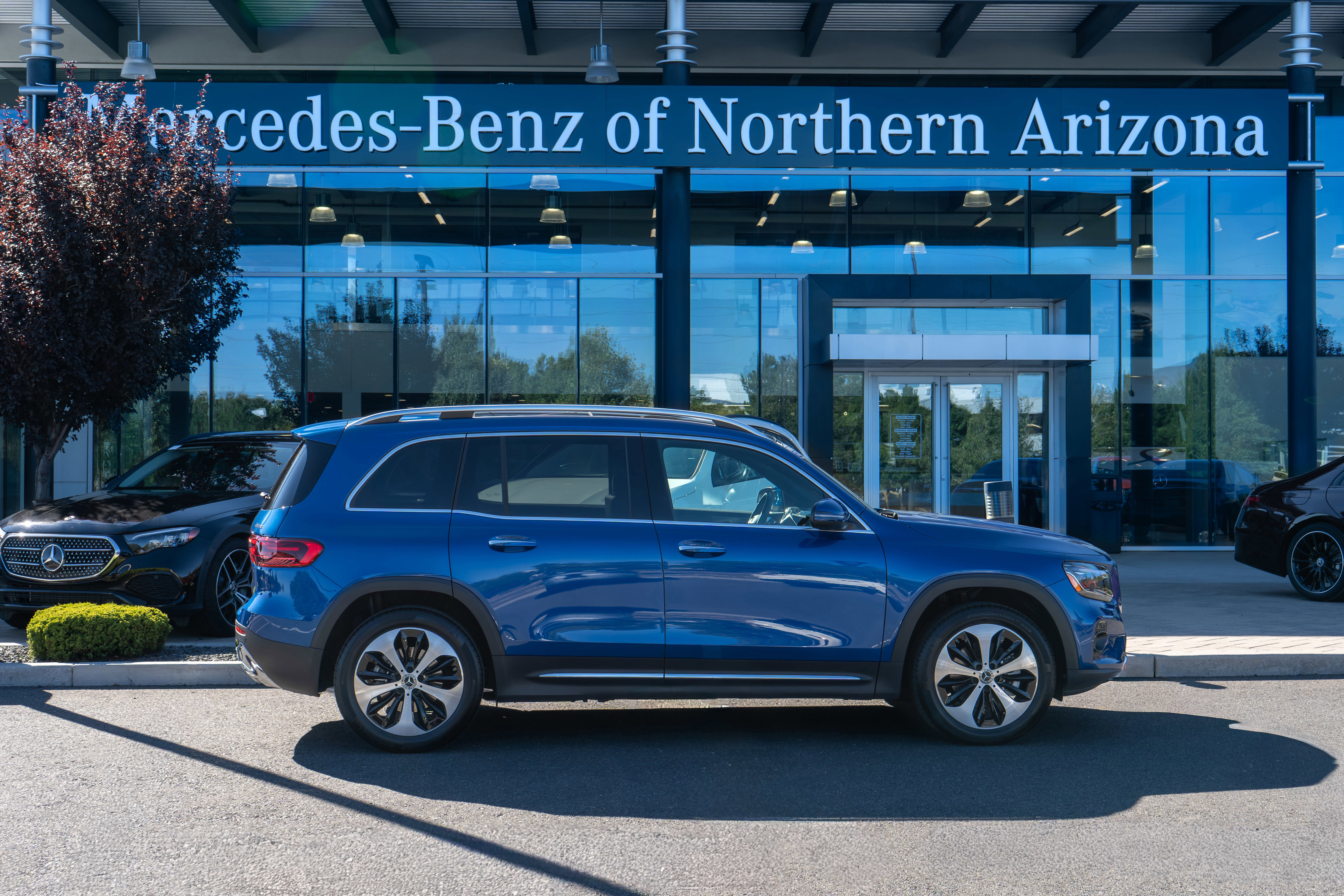 2025 Mercedes-Benz GLB Base's photo