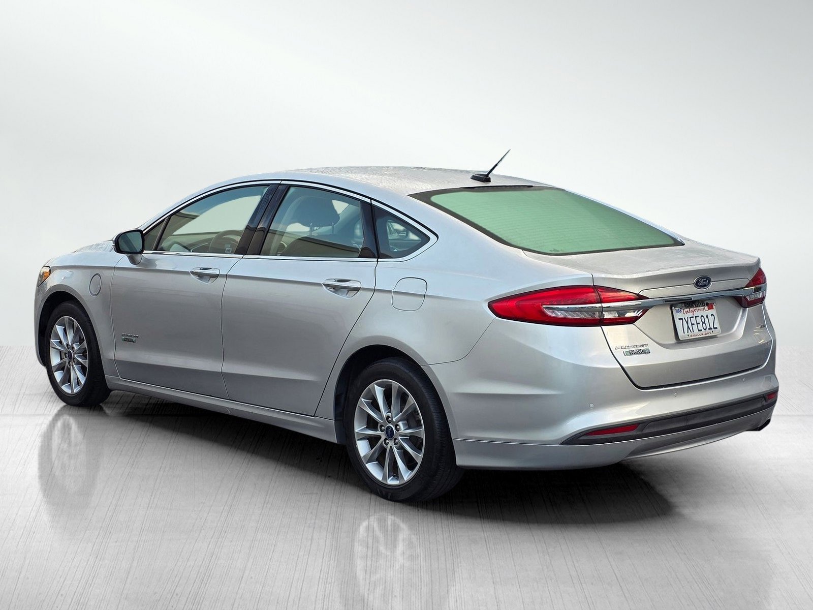 2017 Ford Fusion Energi SE photo 3