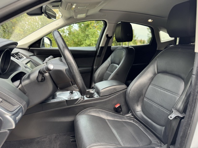 2018 Jaguar E-PACE S photo 13