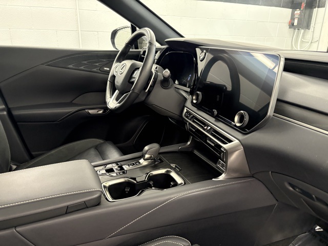 2024 Lexus RX 450h+ Luxury photo 24