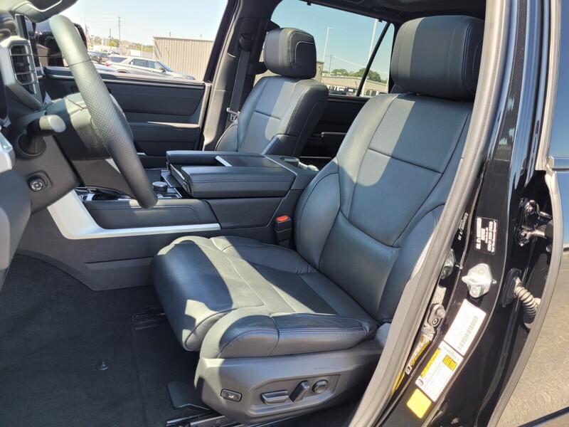 2023 Toyota Sequoia Platinum photo 8