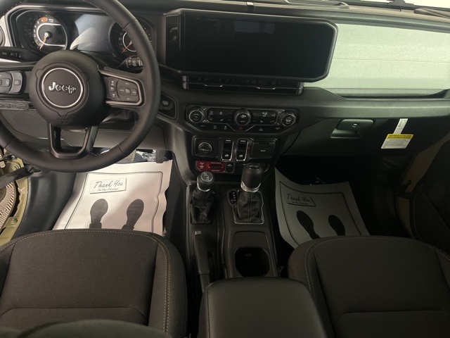 2025 Jeep Wrangler Willys photo 18