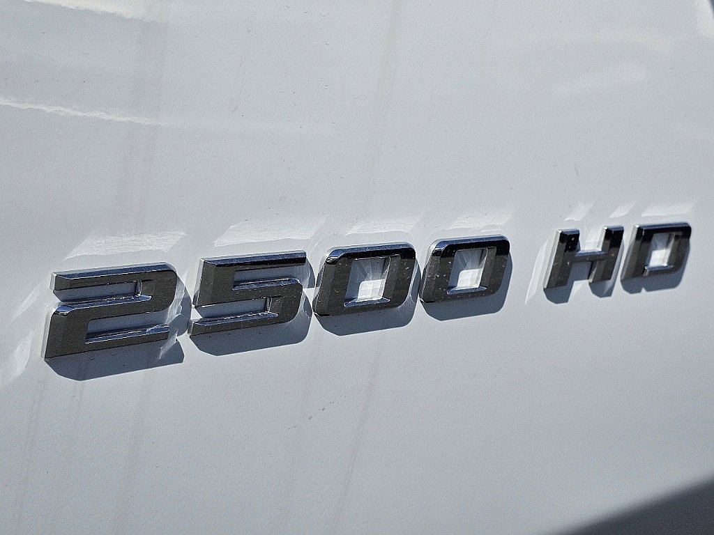 2025 Chevrolet Silverado 2500HD photo 4