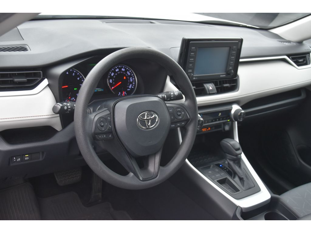 2020 Toyota RAV4 XLE photo 12