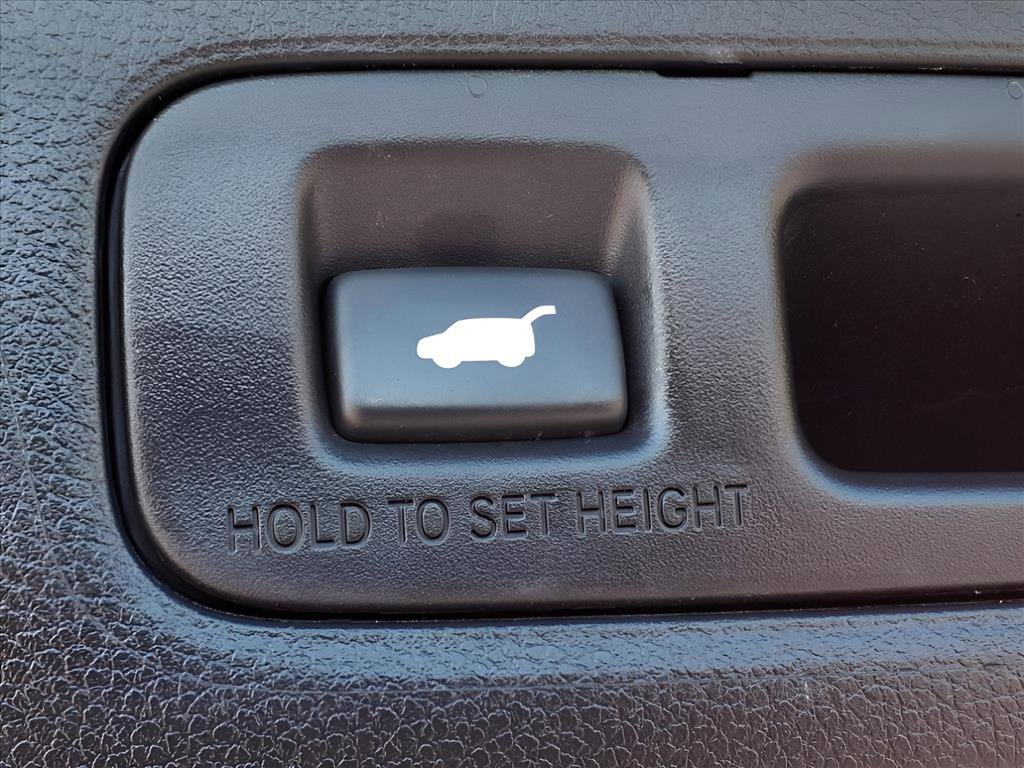 2023 Honda CR-V Hybrid Sport Touring photo 8