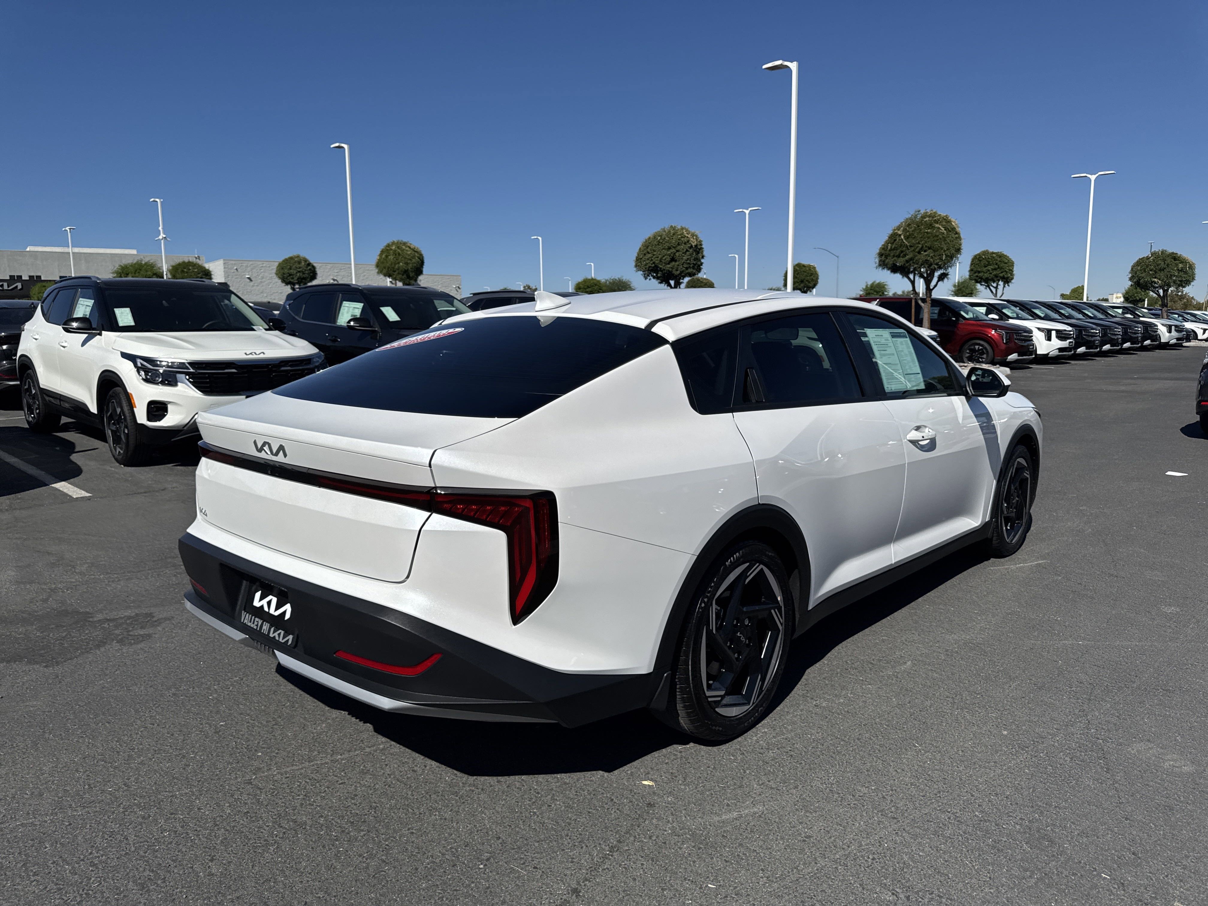 2025 Kia K4 EX photo 4