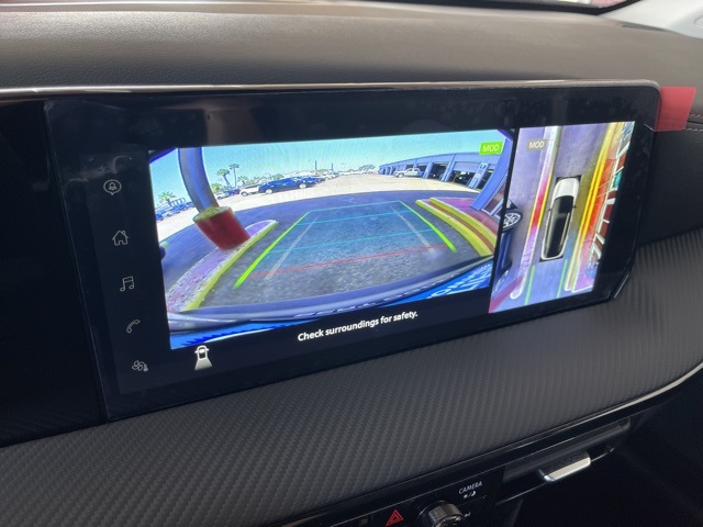 2025 Nissan Kicks SR photo 13