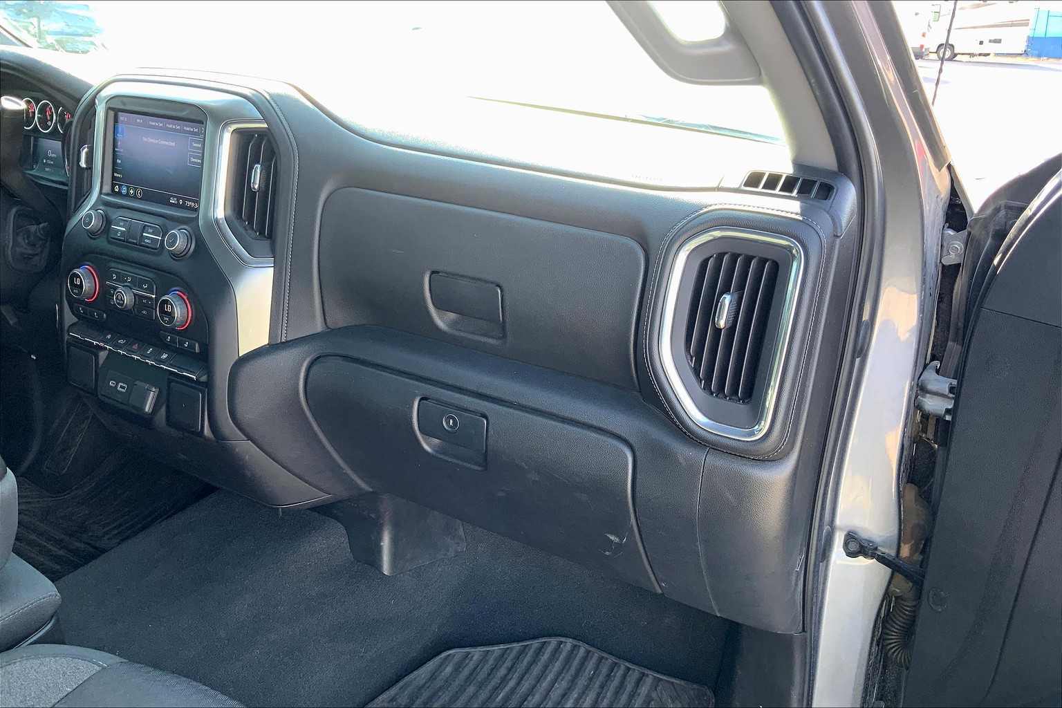2021 Chevrolet Silverado 1500 LT photo 17