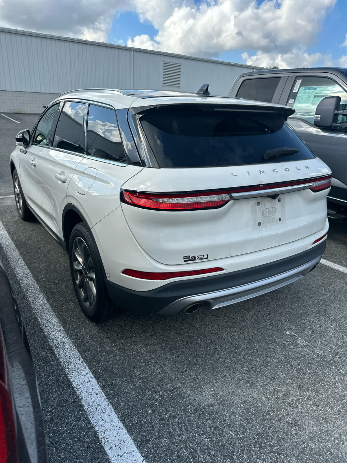 2022 Lincoln Corsair Standard photo 6