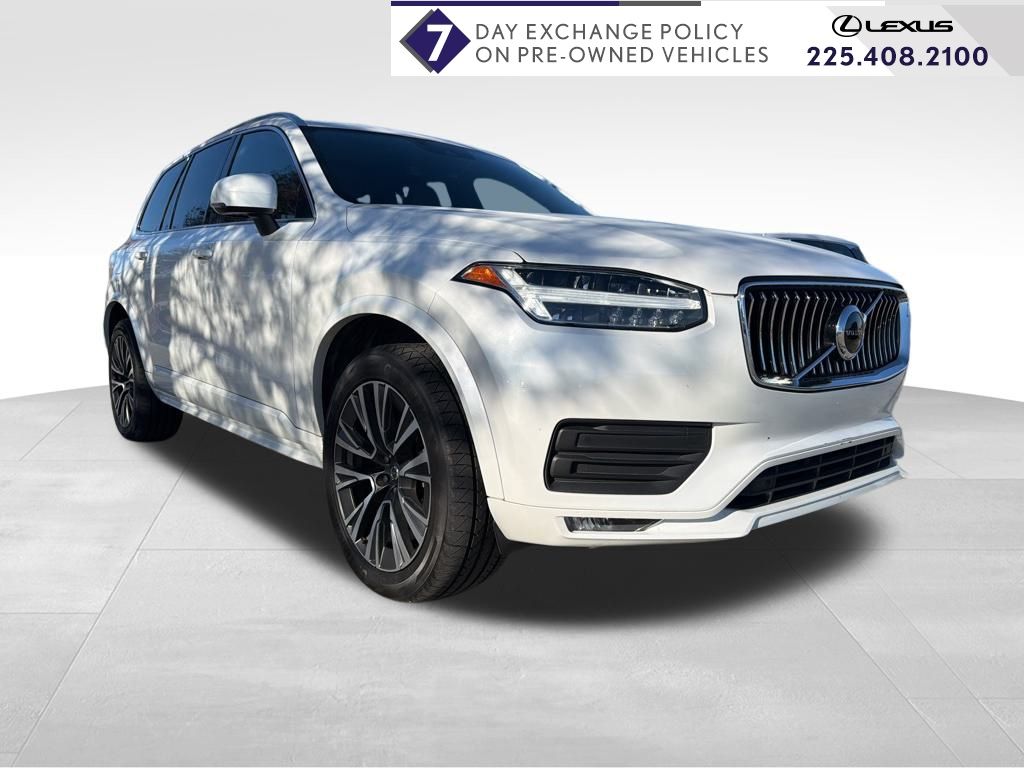 2020 Volvo XC90 Momentum's photo
